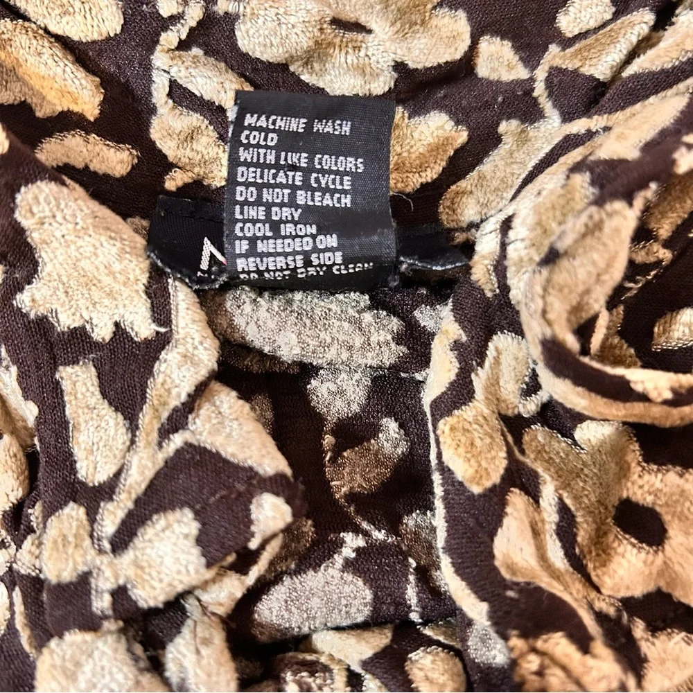 New York & Company Retro Brown and Gold Floral Top - Size Medium - Picture 10 of 10